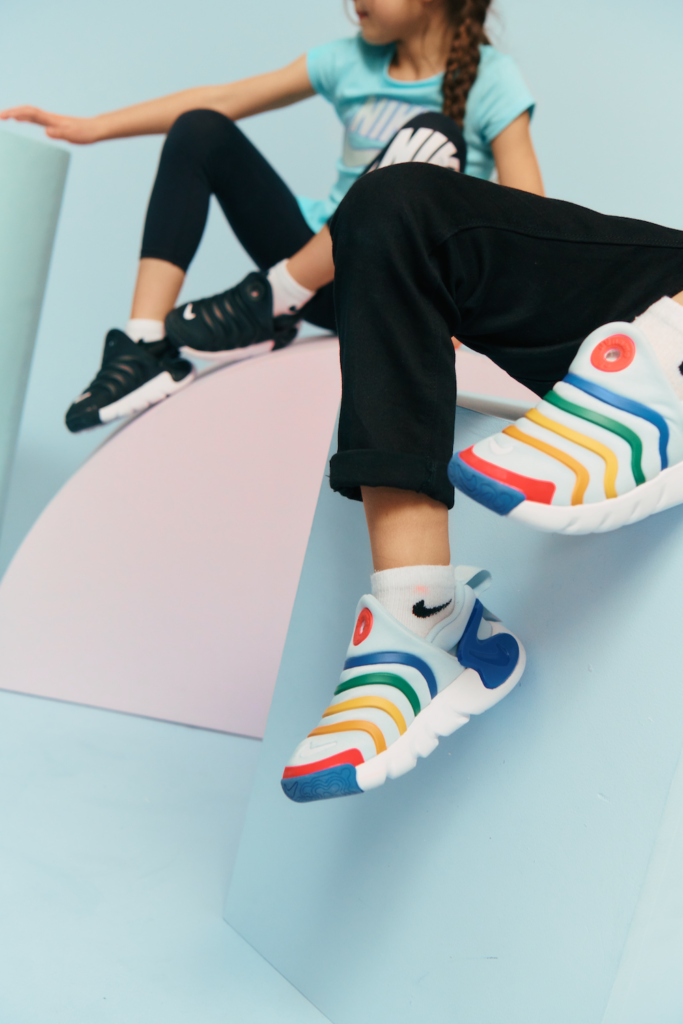 NIKE